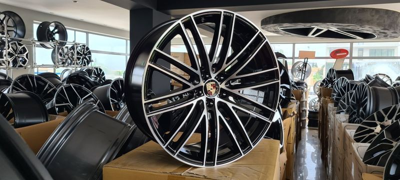 21цола Порше Porsche Macan 5x112