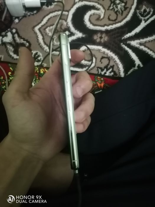 Iphone X xolati yaxshi