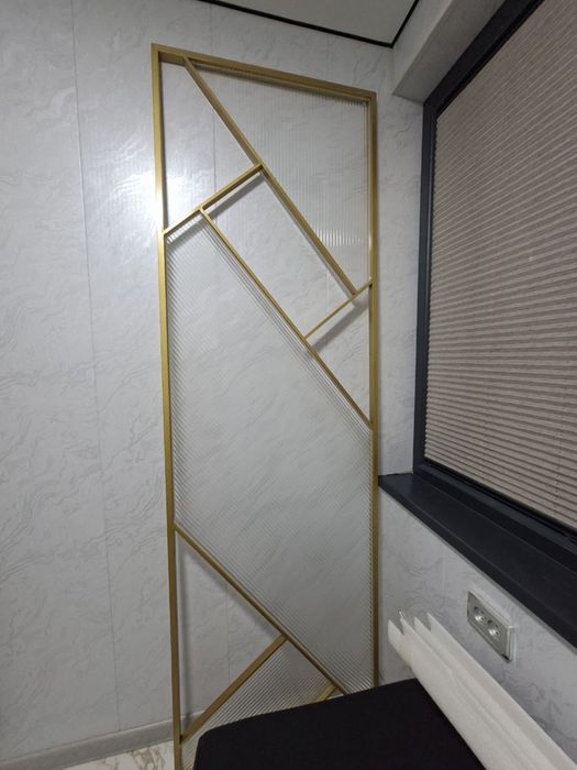 Новая!! Современная перегородка золотого цвета