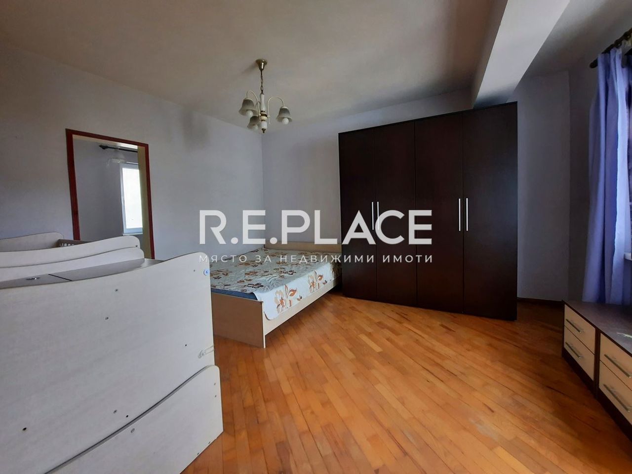 Продава се Тристаен апартамент в Варна, Лятно кино Тракия - 73 кв.м за 1833 €/кв.м - Снимка #1
