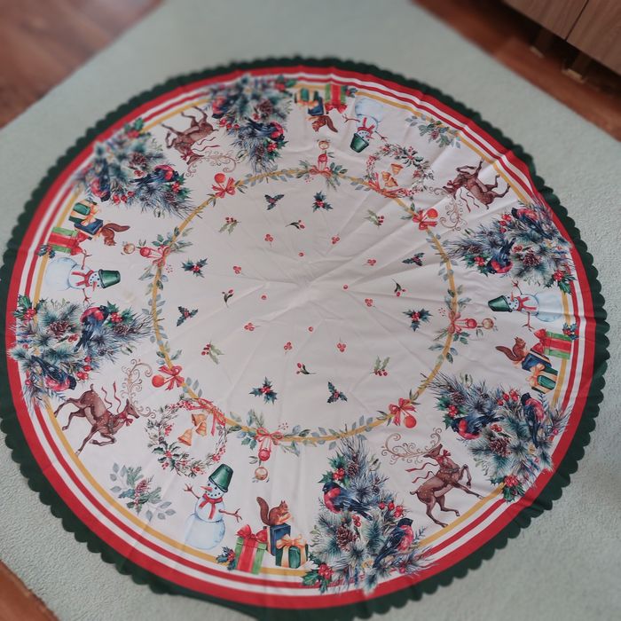 Продам новогодние скатерти