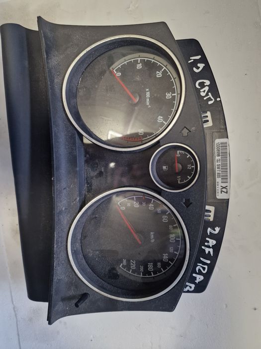 Ceasuri bord Opel Zafira b motor 1,9 cdti