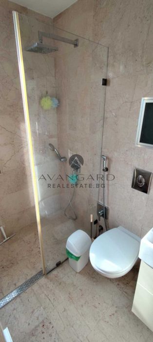 Продава се Тристаен апартамент в Пловдив, Тракия - 130 кв.м за 1924 €/кв.м - Снимка #9