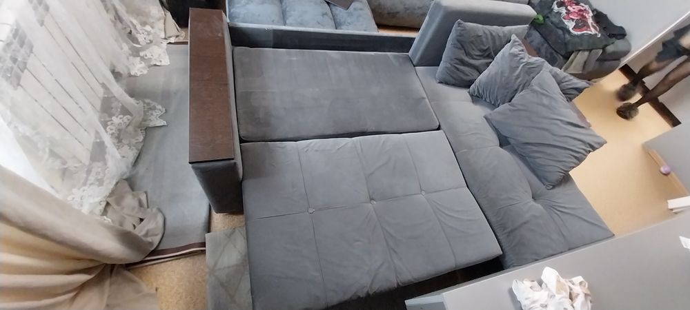 Продаю диван серого цвета