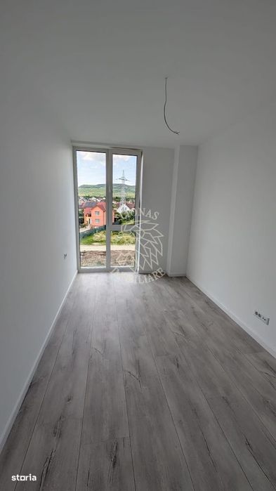 Apartament Nou 4 camere 87 mp+balcon-etaj 2-Calea Moldovei