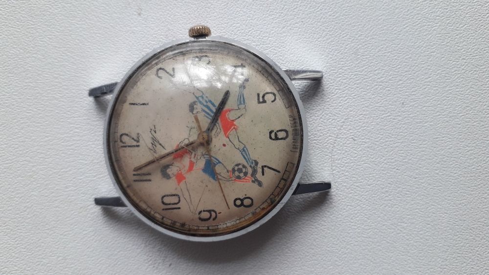 Часики футбол, продам, в рабочем состоянии