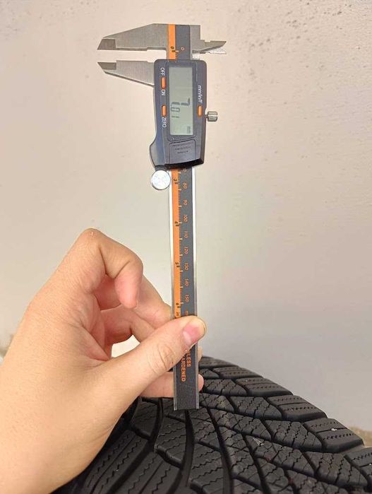Зимни гуми Bridgestone Blizzak 195/65R15 4бр (ДОТ 2021г)