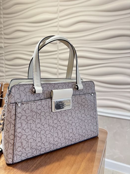 Calvin Klein  дамска чанта