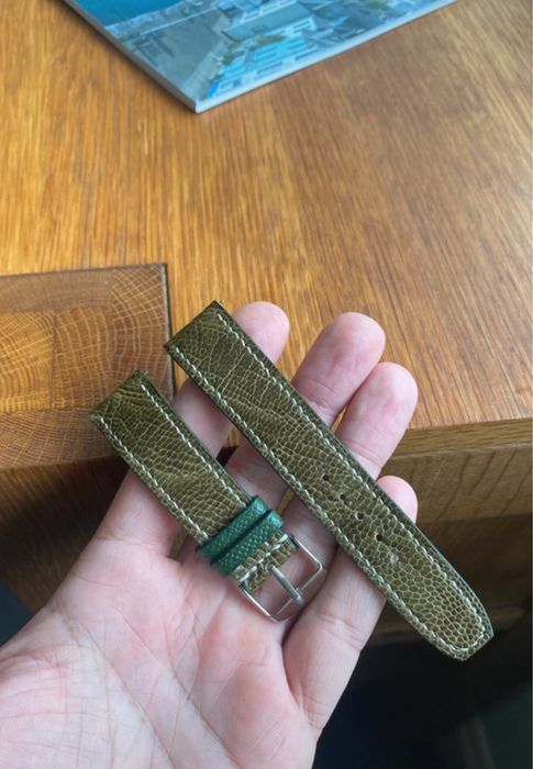 Curea pentru ceas din piele de strut lucrata in totalitate manual