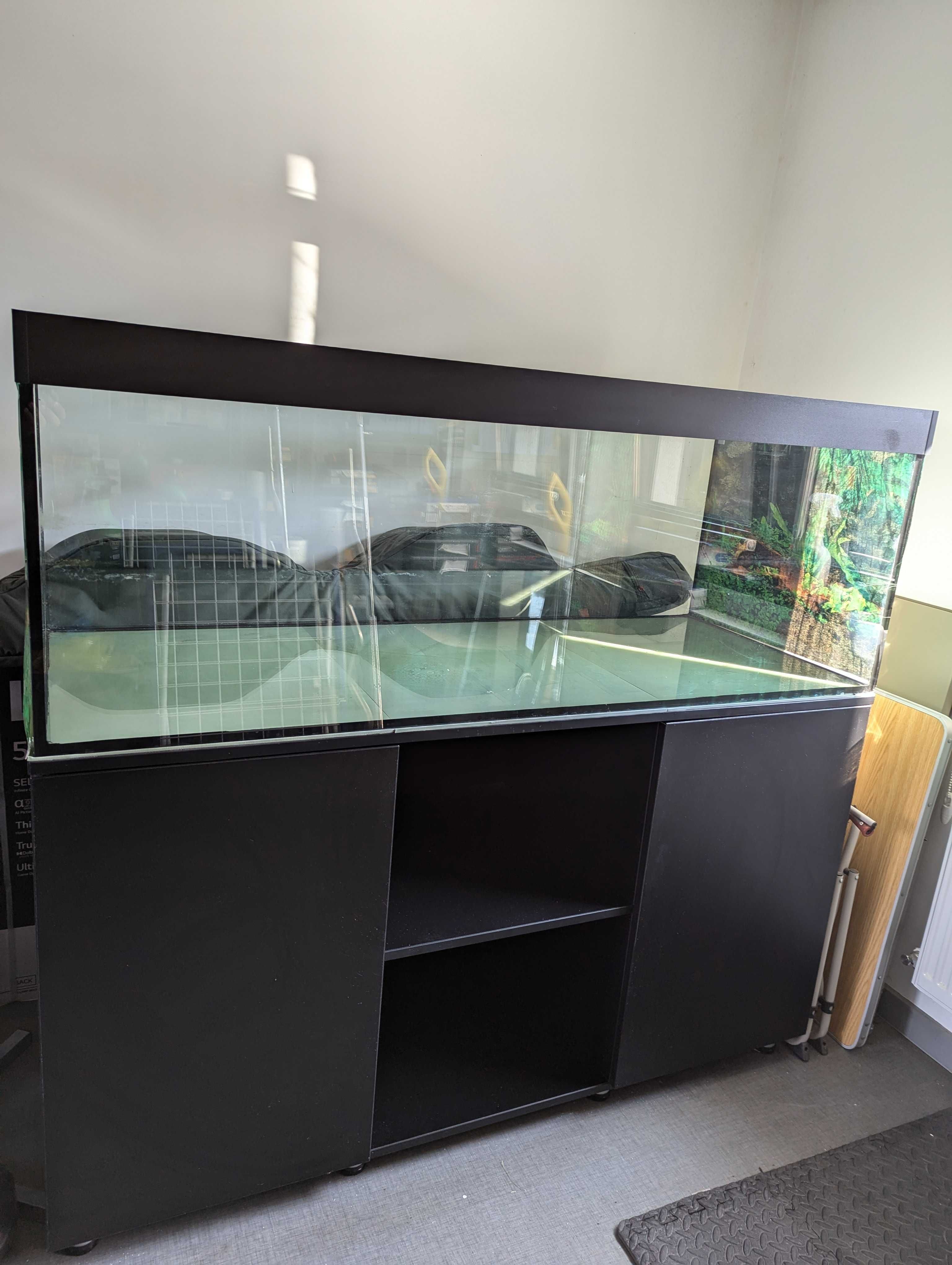 De vânzare acvariu spectaculos de 150x60cm!