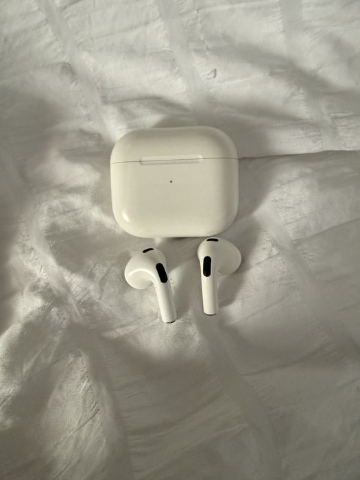Casti Apple AirPods 3 (2022), Lightning Charging Case, White
