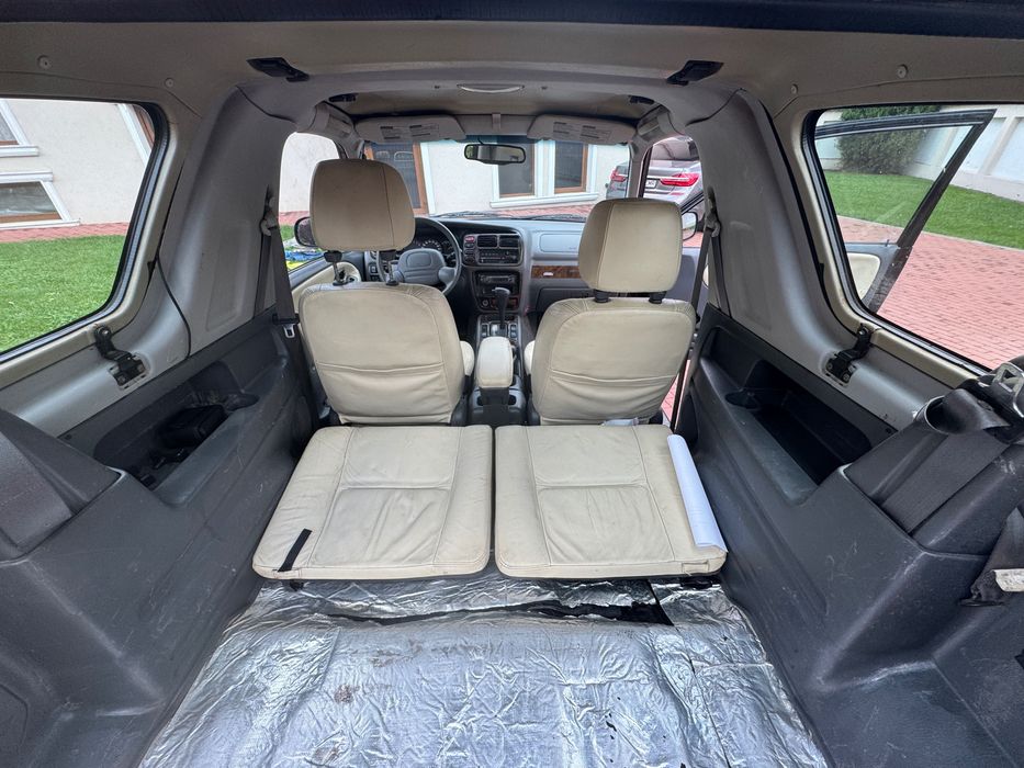 Vând Suzuki Grand Vitara, motor 2.0 benzină,