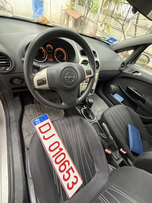 Opel corsa D 1.4 90 cp 2007