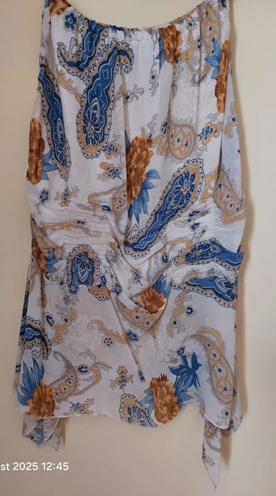 Vând costum de damă