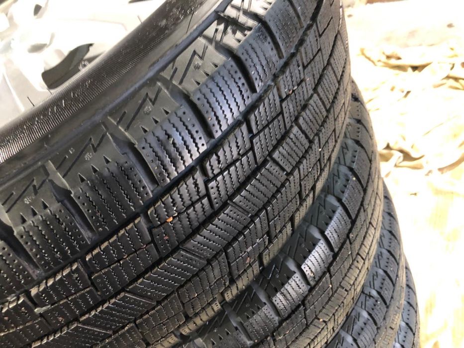 R17 225x65x17 Только резина, без дисков!