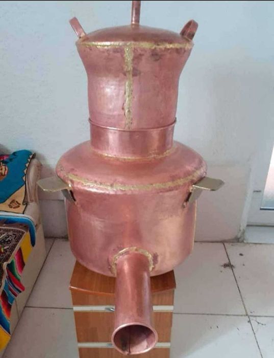 Vand Cazan de tuica din cupru (arama) de diferite modele si dimensiuni