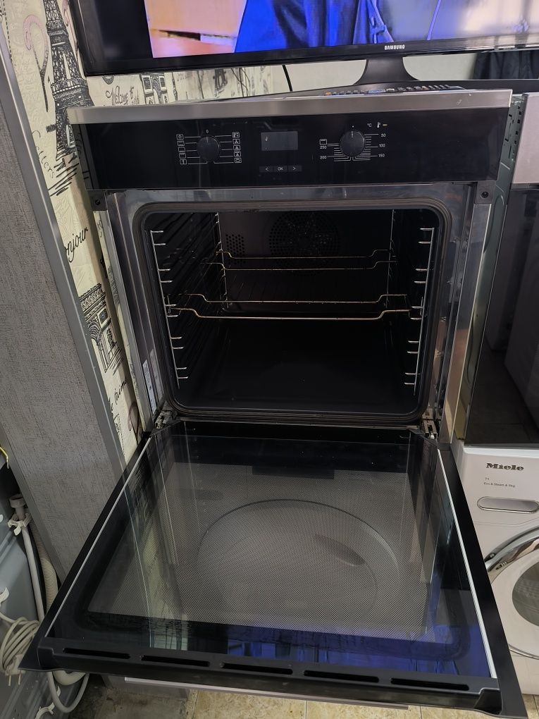 Фурна Miele H2661-B 76литра.