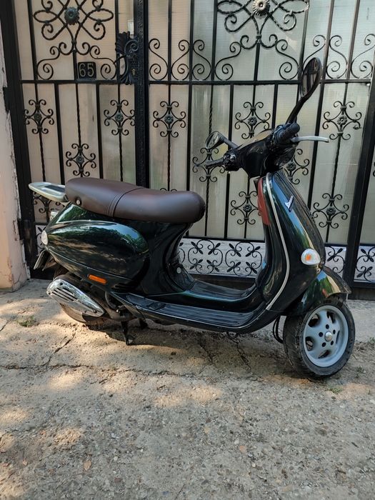 Scuter Piaggio Vespa et4 150 cc