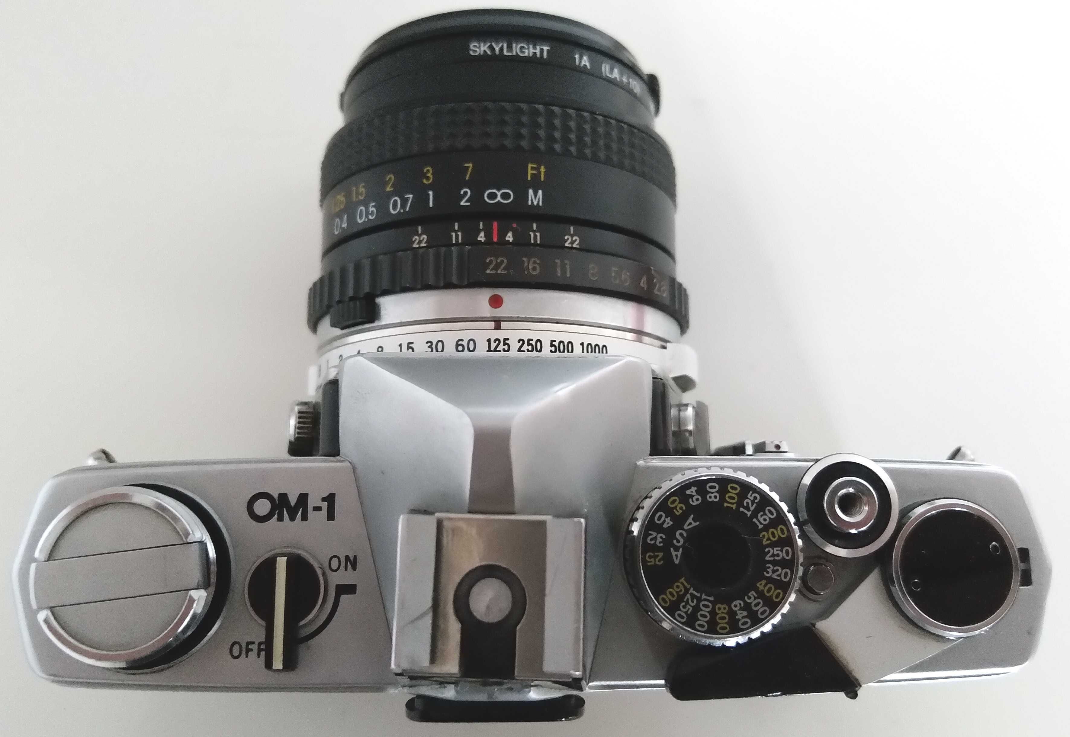 Olymnpus OM-1 cu obiectiv Exakta 24mm