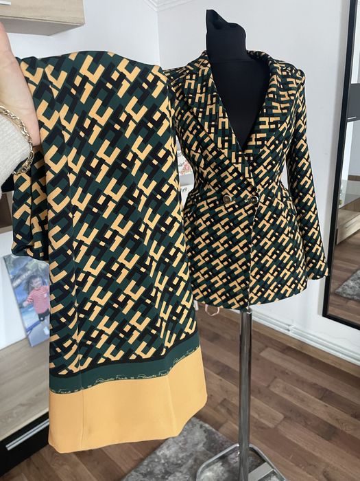 Costum Elisabetta Franchi