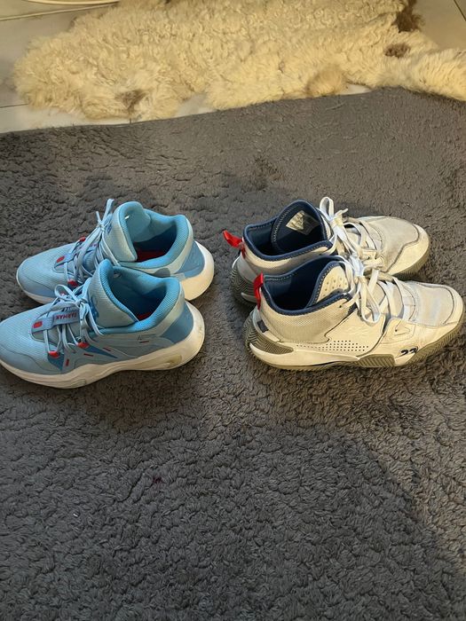 Vând pantofi sport baschet