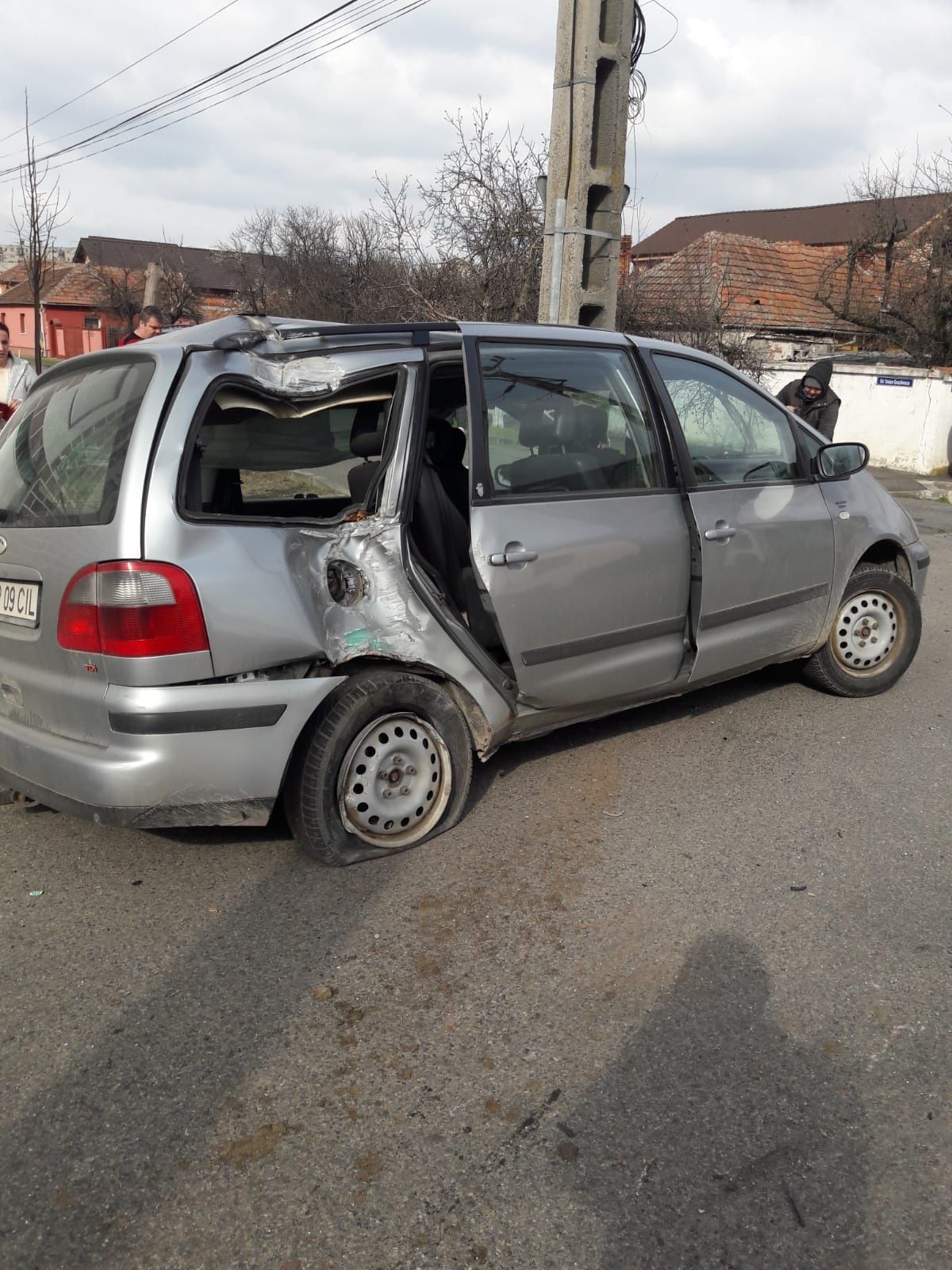 Dezmembrez ford galaxi 1,9 tdi 131 cp an 2004