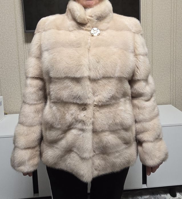 Продаётся шуба  почти новый