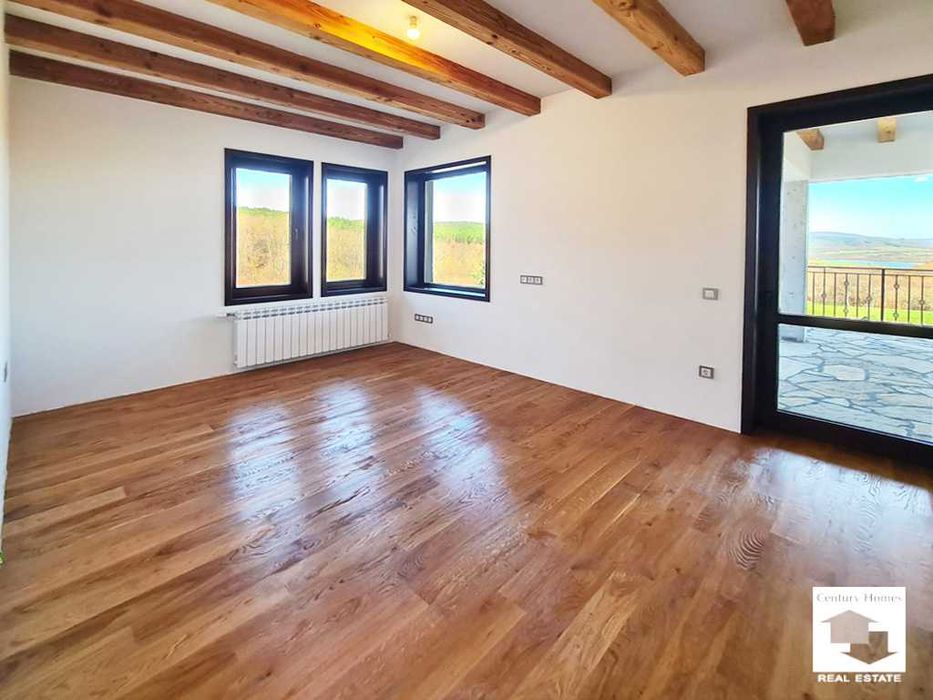 125186 Новопостроена къща с панорамна гледка в с. Средни колиби