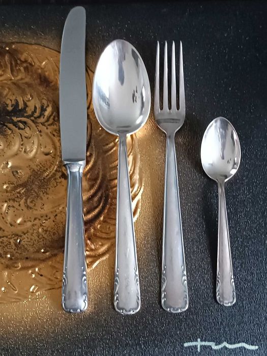 Нови, посребрени прибори