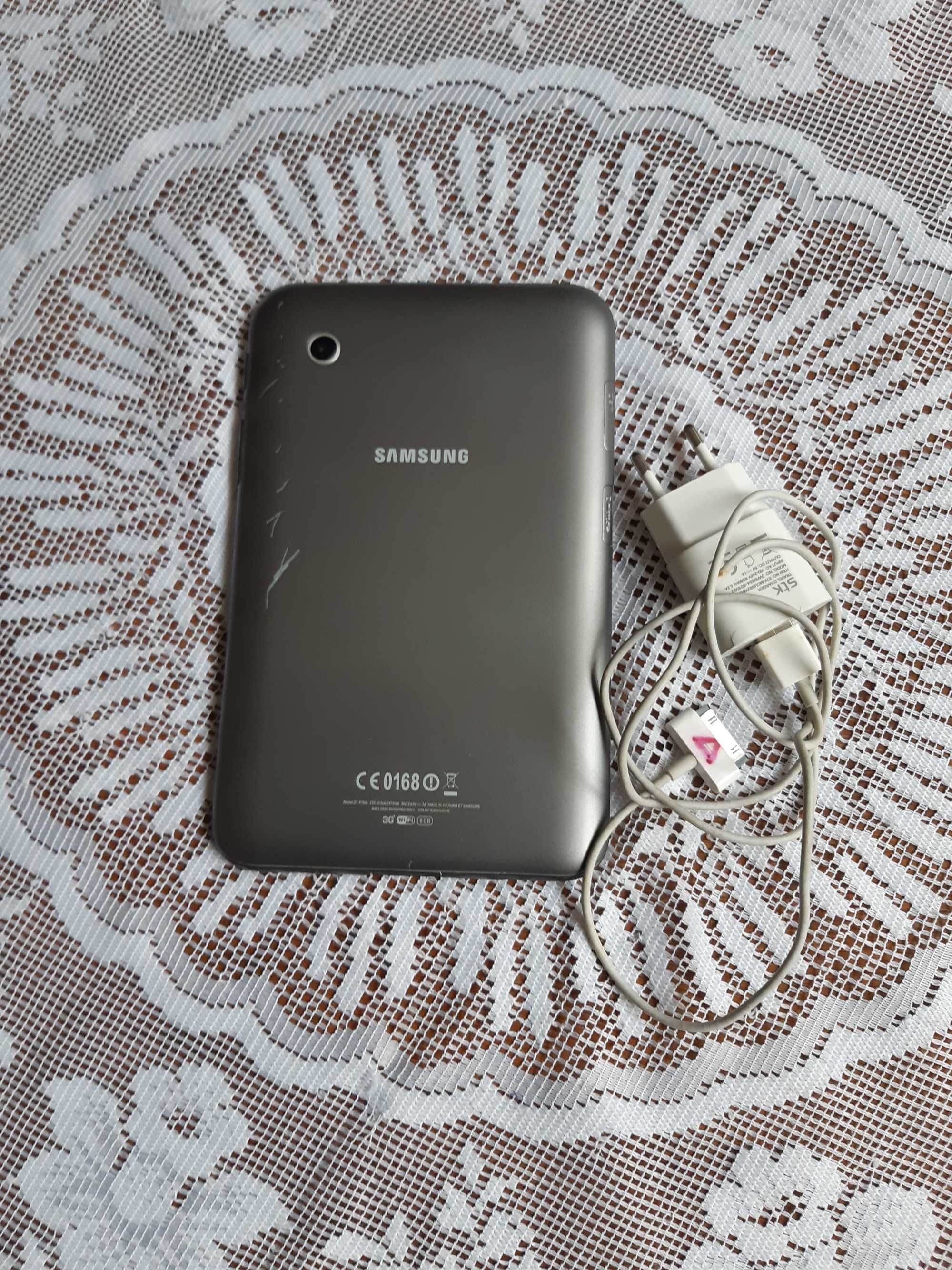 Tableta Vodafone Smart tab 3 si Samsung Tab 2