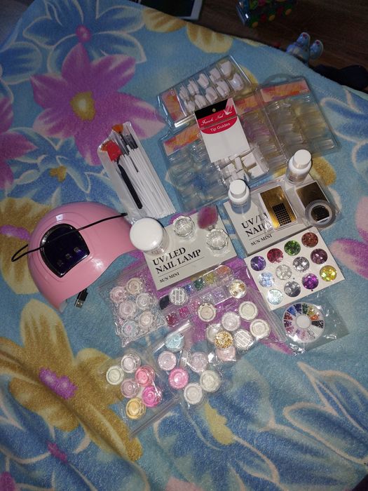 Set unghii si sclipici