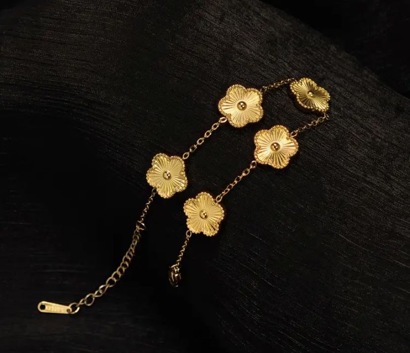 Браслет Van Cleef покрытием золоты