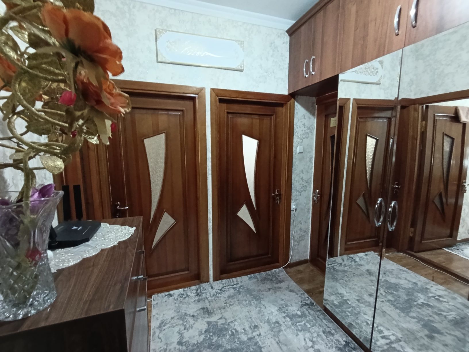 Цена снижена. Срочно Продаётся 4 комнатная квартира на массиве Феруза