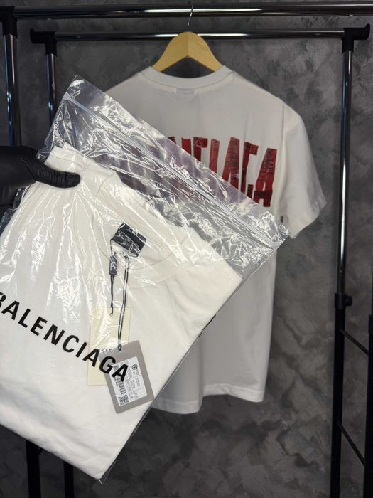 Tricou Balenciaga