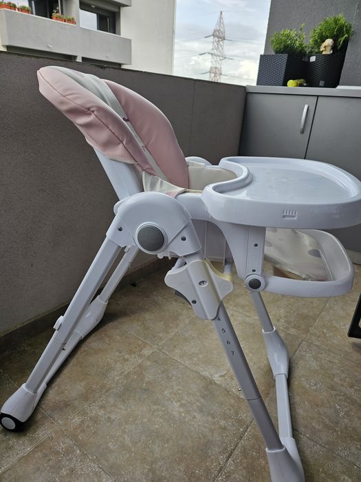 Vând scaun de masă