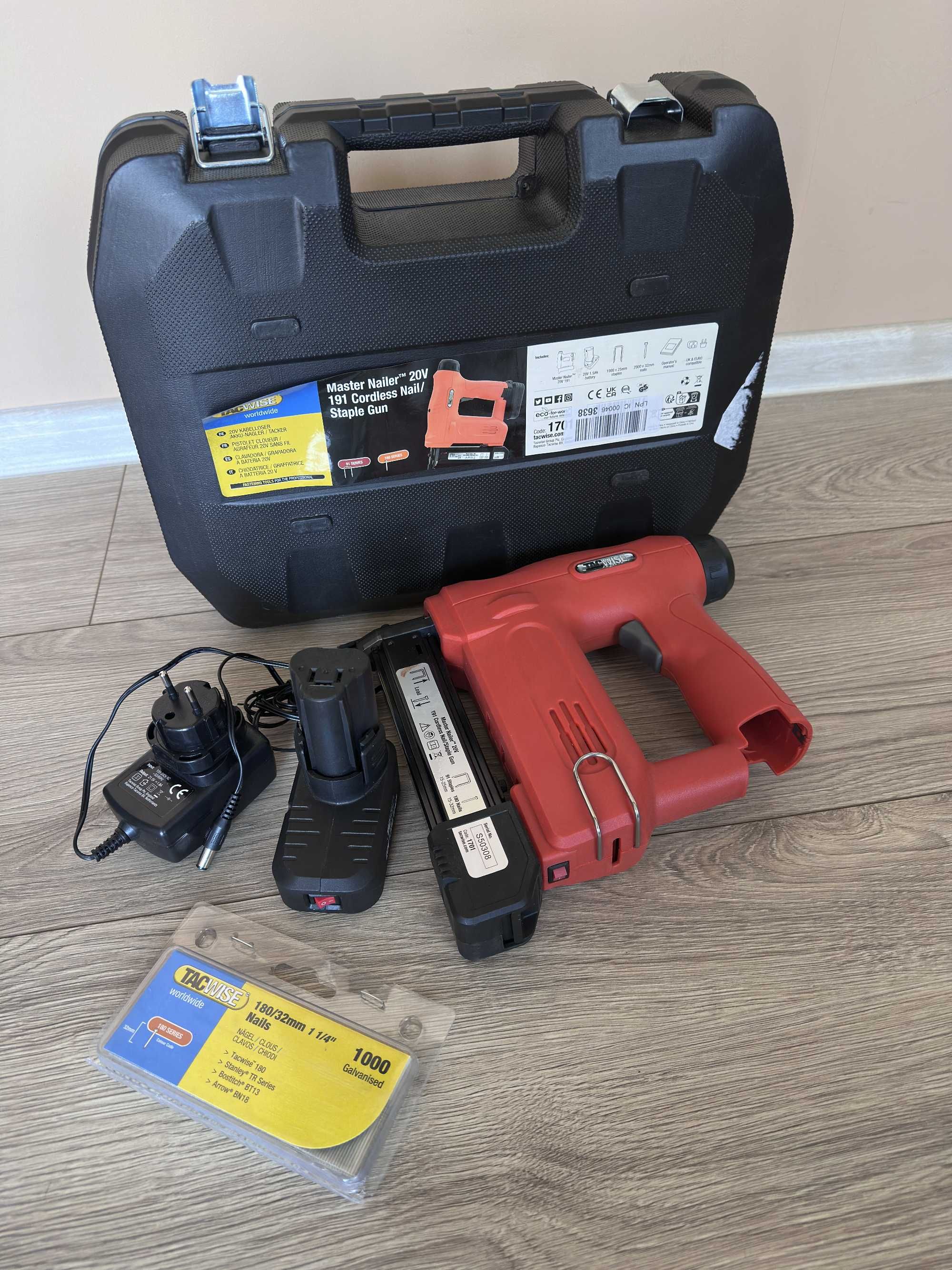 Tacwise 1700 Master Nailer 12V 191 Capsator/pistol de cuie