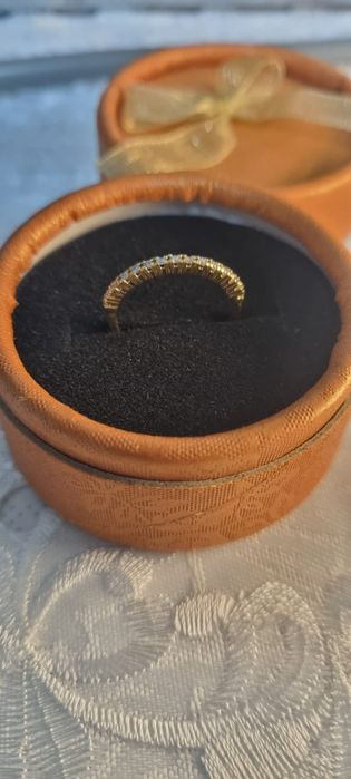 Inel cu 15 diamante naturale  cu certificat gemologic 1.26 grame aur