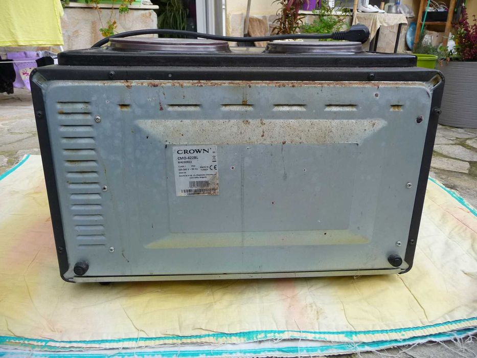 Мини фурна с два котлона "Crоwn"