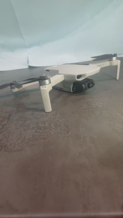 Drona DJI Mavic Mini 2 se Fly More Combo
