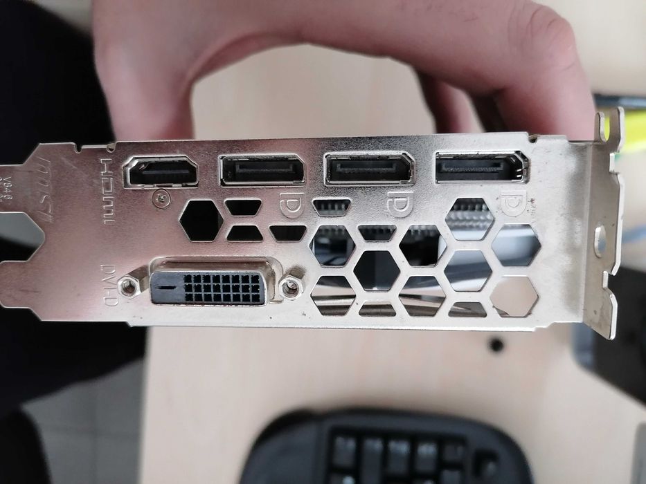 Видео карта SAPPHIRE PULSE Radeon RX 560 4GB