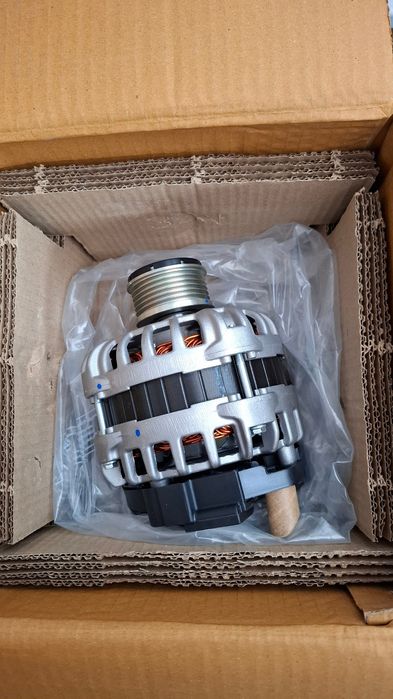 Alternator nou 90A   1.5 dci k9k 231003493R