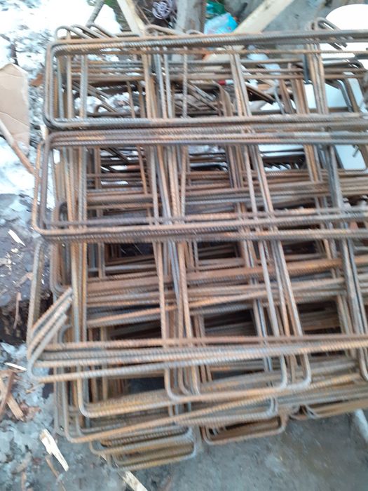 Etrieri 12/12 pentru construcții, din fier striat de 8mm
Pret 2 lei bu