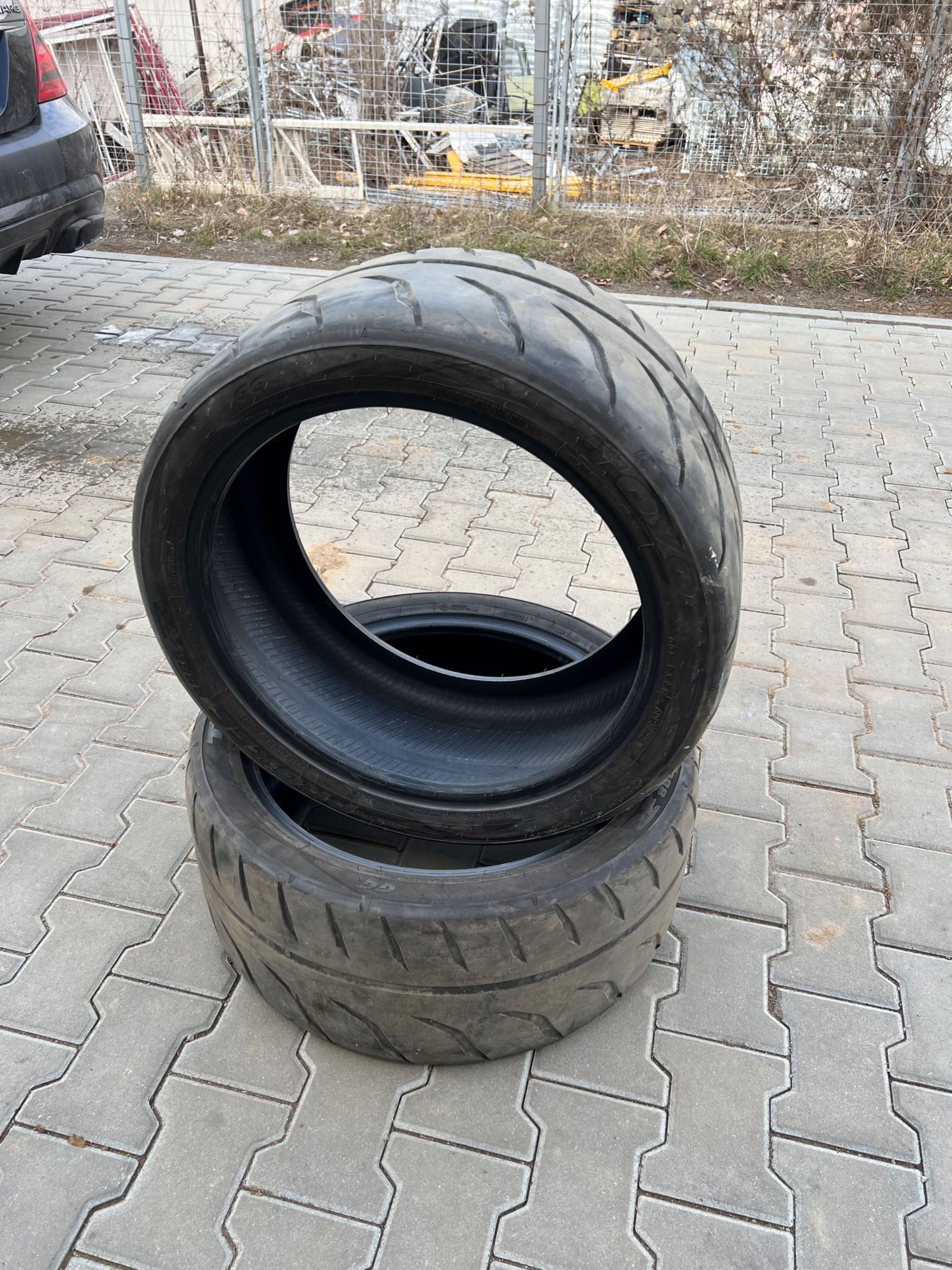 Гуми Toyo Proxes R888 R19 275/35