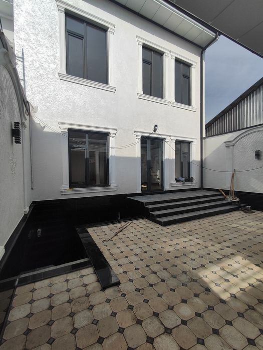 Срочно продается евро котедж зади Чен сон рестаран мирабадский рн