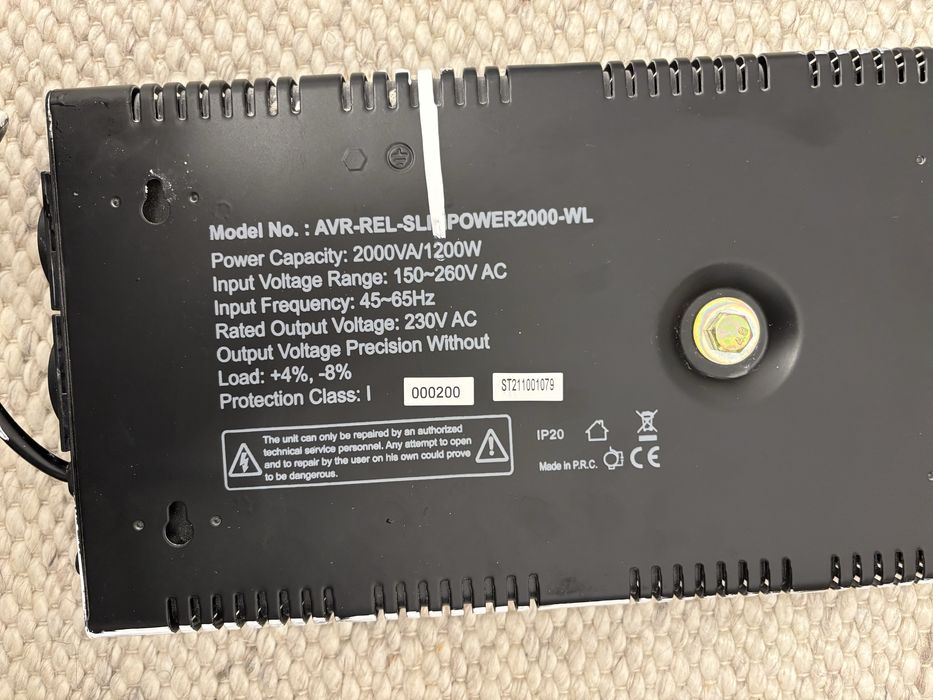 Stabilizator de tensiune Well Slimpower 2000