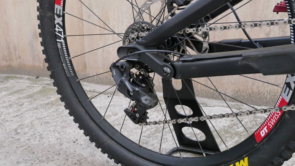 Canyon Sender DH, 27.5 M, RockShox Boxxer, 200 ход, 1х7 Sram GX