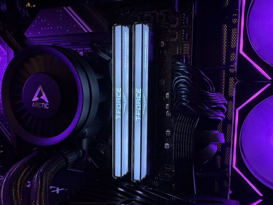 Геймърски Компютър - НОВ/32GB DDR5 RAM/3xSSD/2 TB HDD/Z790/ВОДНО/RTX