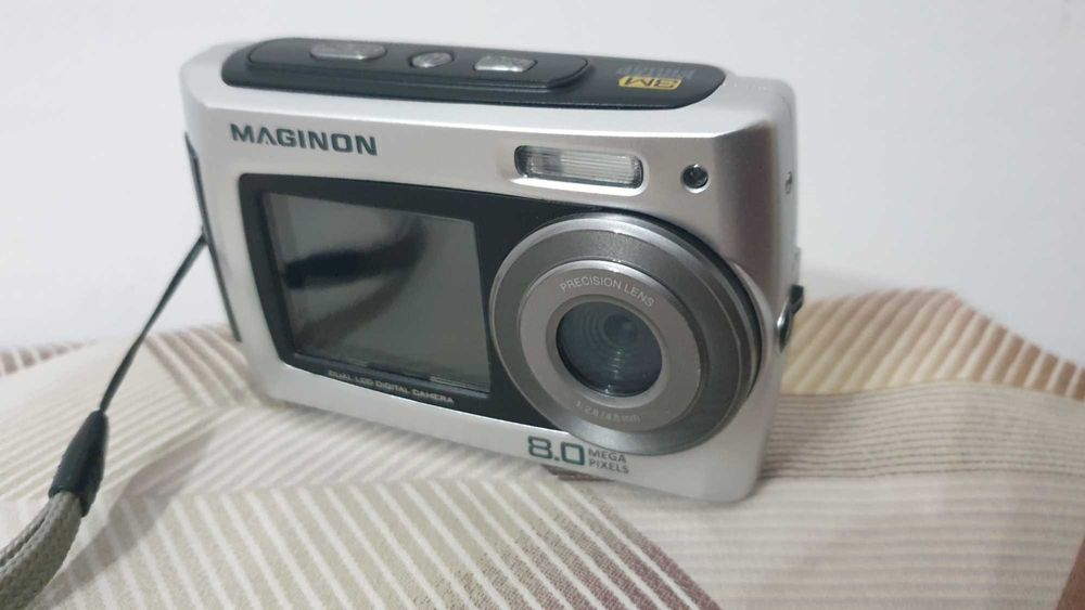 фотоапарат MAGINON Splash 80 с два дисплея