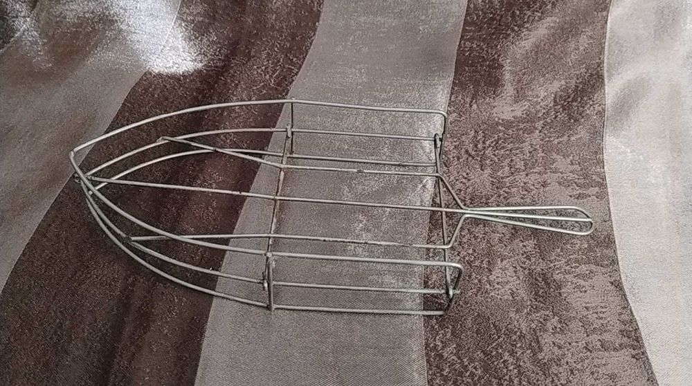 Suport vechi fier călcat