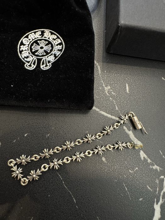 Chrome Hearts Tiny E гривна